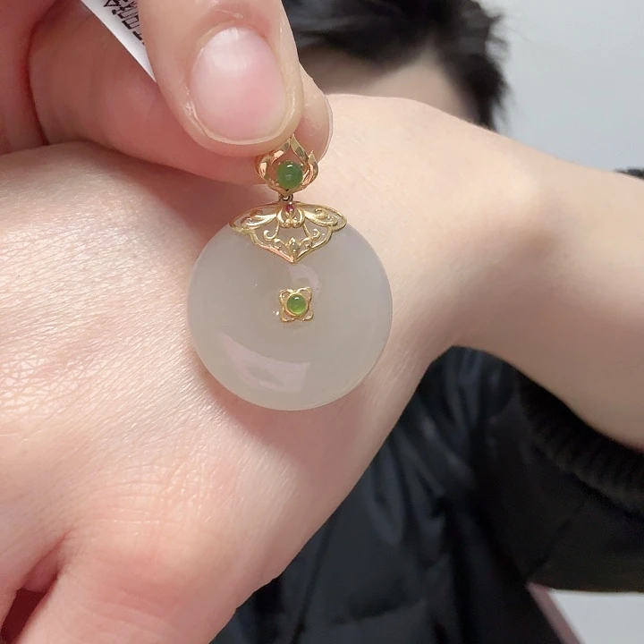 颈饰18K金镶嵌和田玉仓库