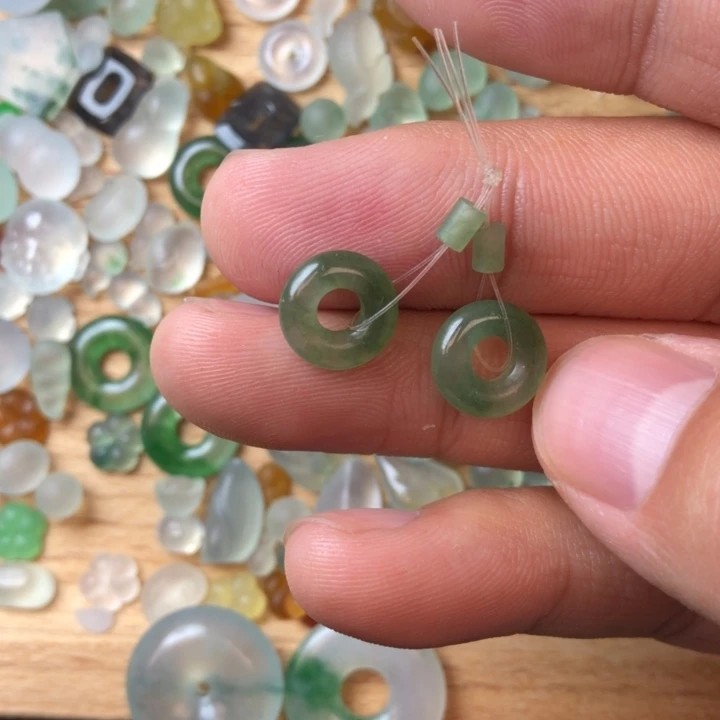 定制翡翠未镶嵌挂件