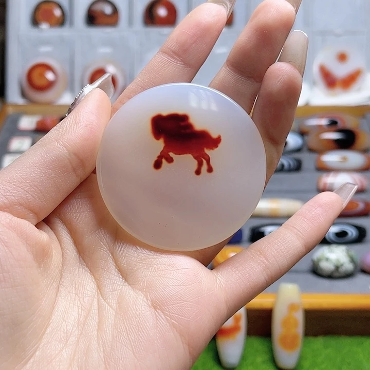 玛瑙/玉髓颈饰未镶嵌李**事