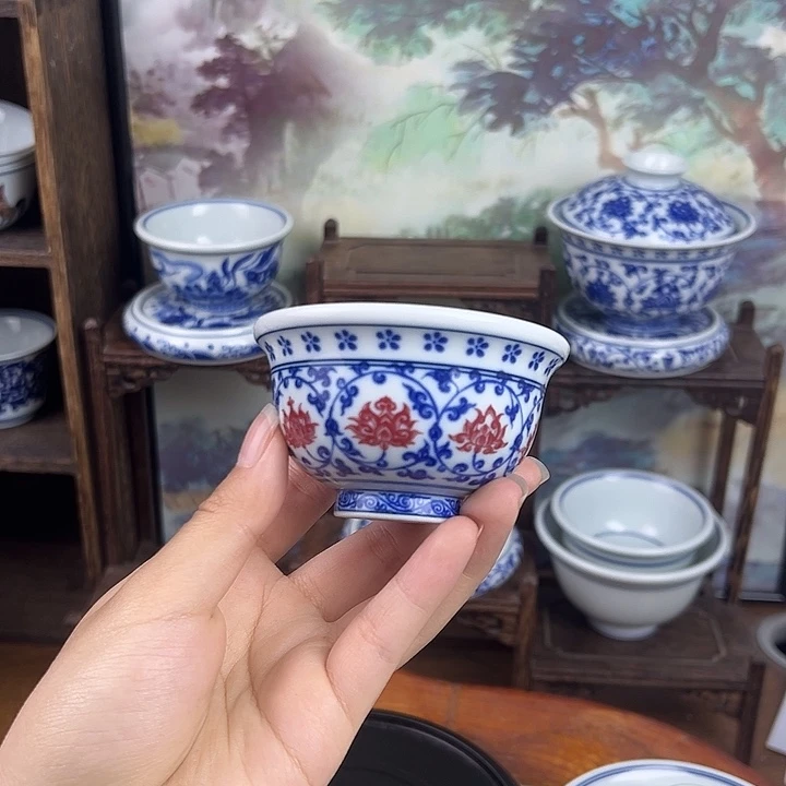 其他瓷缠枝莲釉里红小压手