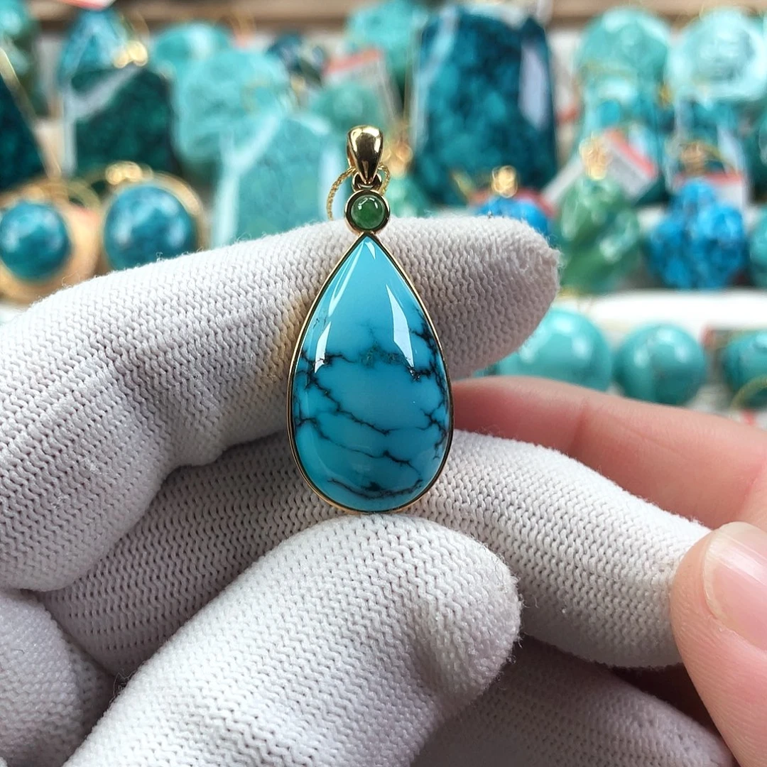 绿松石18K金镶嵌车挂