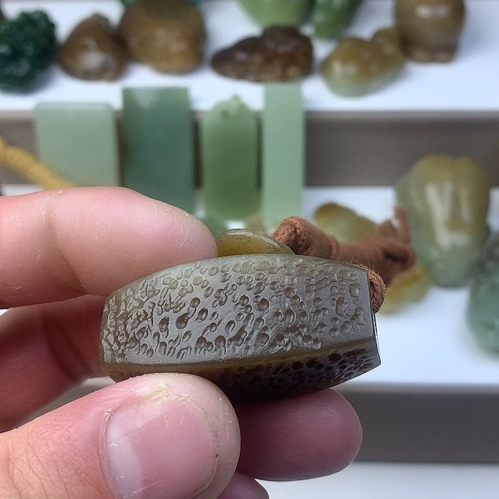 和田玉（糖玉）未镶嵌颈饰