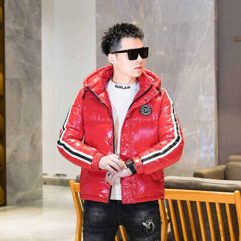 红色羽绒服男士2025冬季新款本命年连帽亮面加厚外套保暖防寒男装