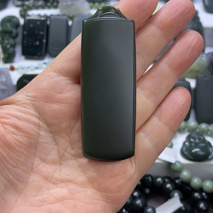 和田玉（青玉）未镶嵌珠宝奇石