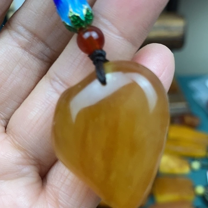 琥珀未镶嵌颈饰吊坠