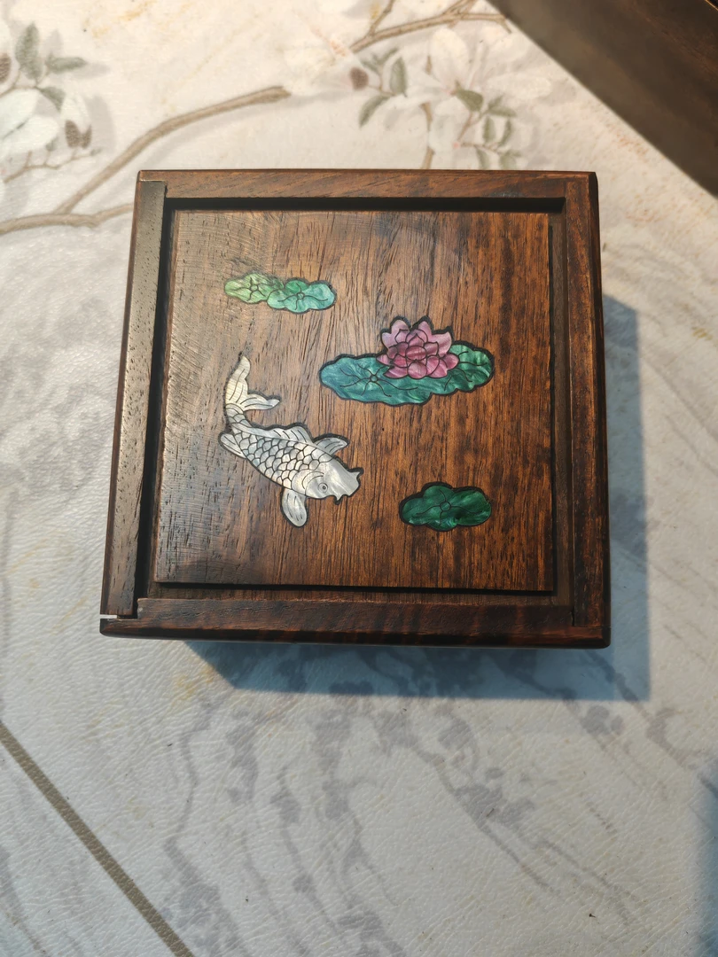 花梨木螺钿镶嵌机关盒12*12*6