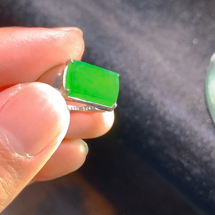 【闪购商品】翡翠颈饰银S925镶嵌翡翠