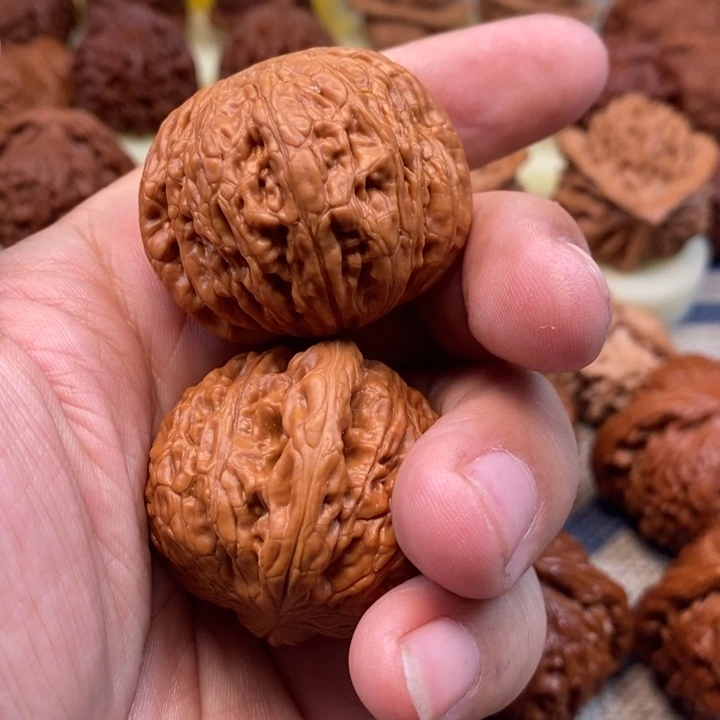 文玩核桃把件x****e核桃