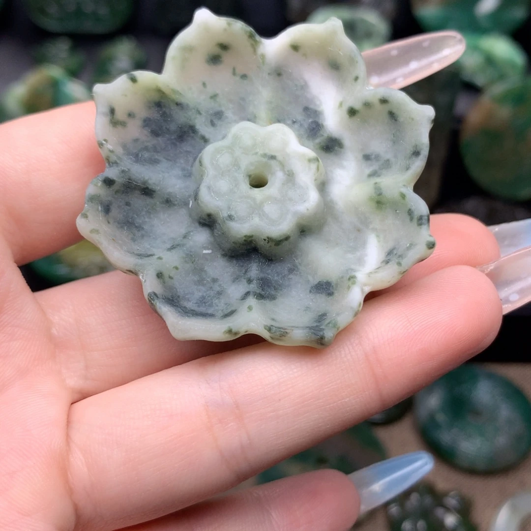 独山玉未镶嵌颈饰