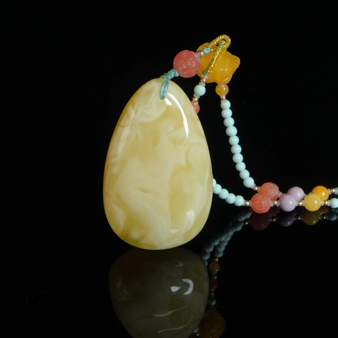 DY-M3102 俄料妖孽纹路白花水滴吊坠搭配原矿绿松配链 30.18g