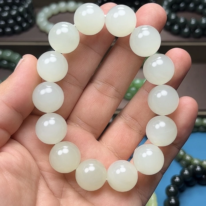 帕***丝和田玉未镶嵌手链