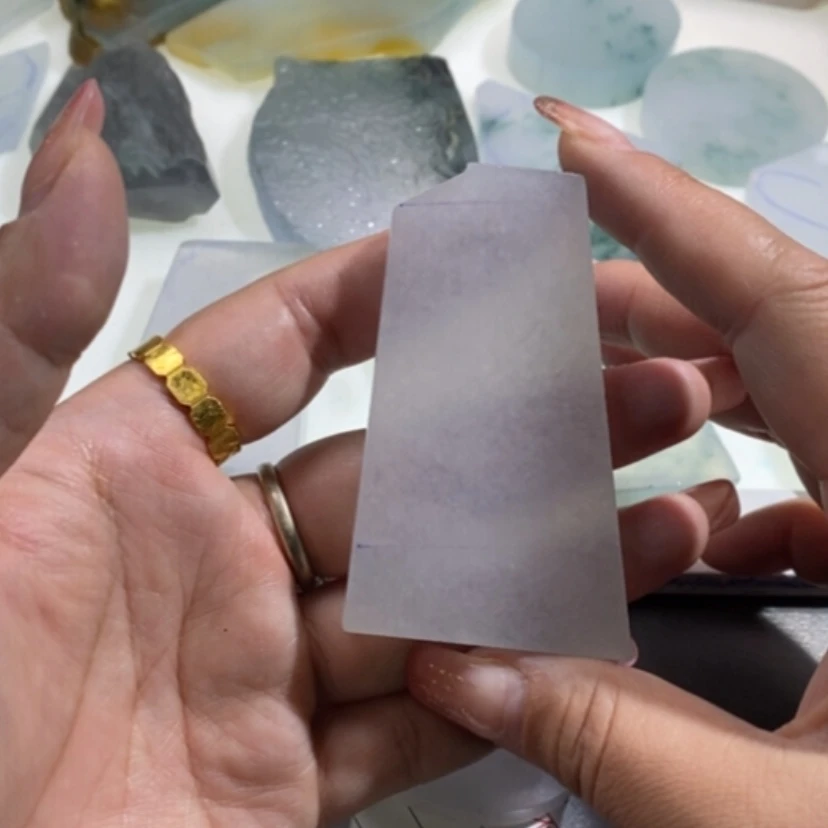 【闪购商品】翡翠挂件未镶嵌半***糖