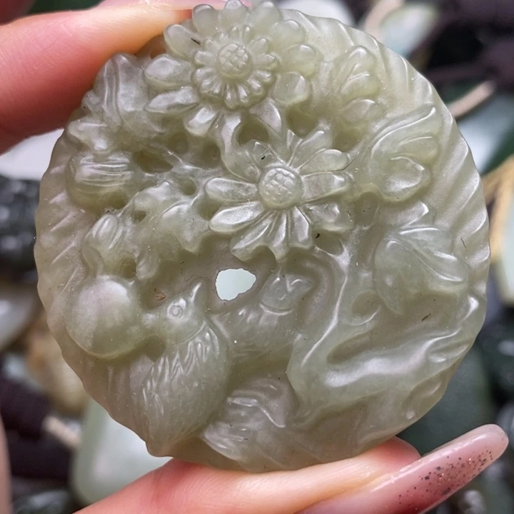 和田玉未镶嵌颈饰