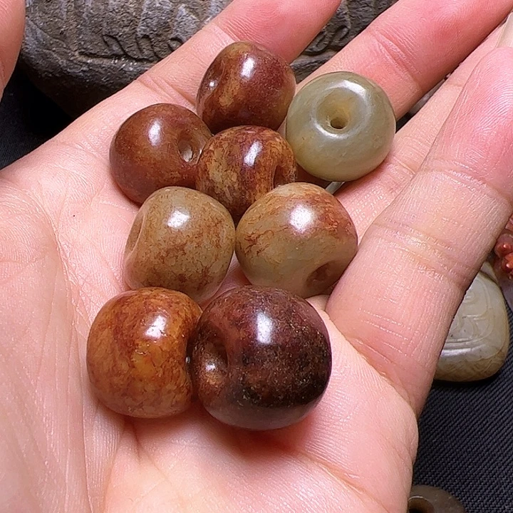 颈饰未镶嵌和田玉（糖玉）洞***里