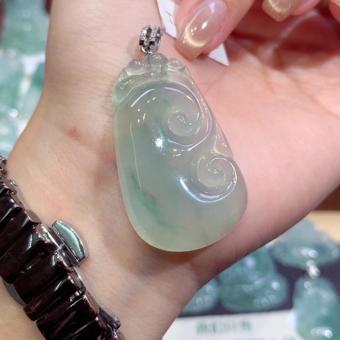 吊坠(不含链)18K金镶嵌翡翠