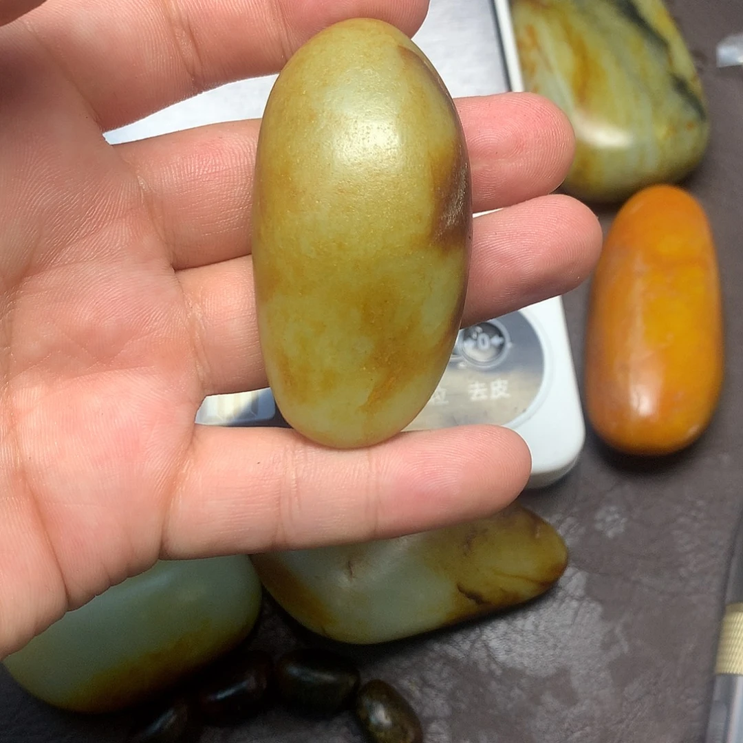 和田玉（糖玉）未镶嵌挂件