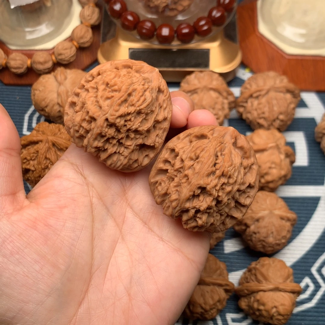 一***歌把件文玩核桃南疆石43