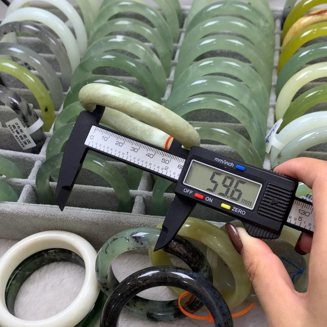蛇纹石玉未镶嵌手镯29