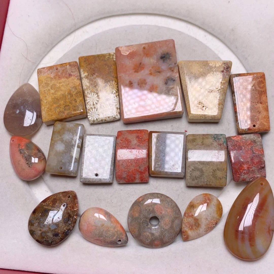 【闪购商品】硅化玉颈饰未镶嵌仲**羽