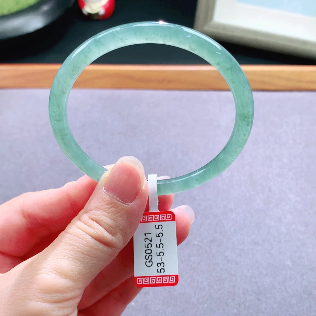 翡翠手镯未镶嵌天然翡翠手镯