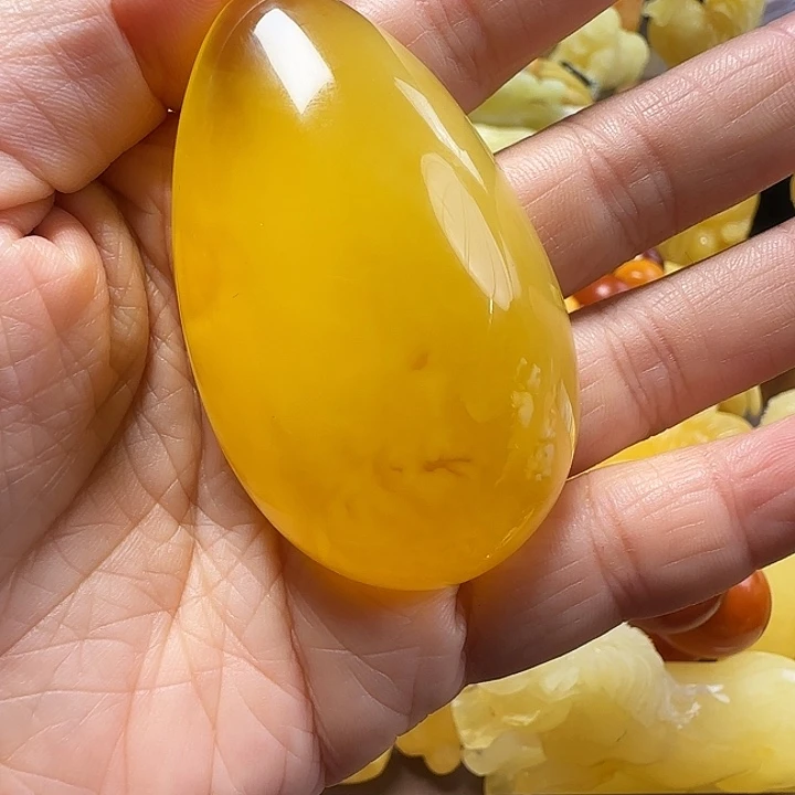 蜜蜡珠宝奇石未镶嵌