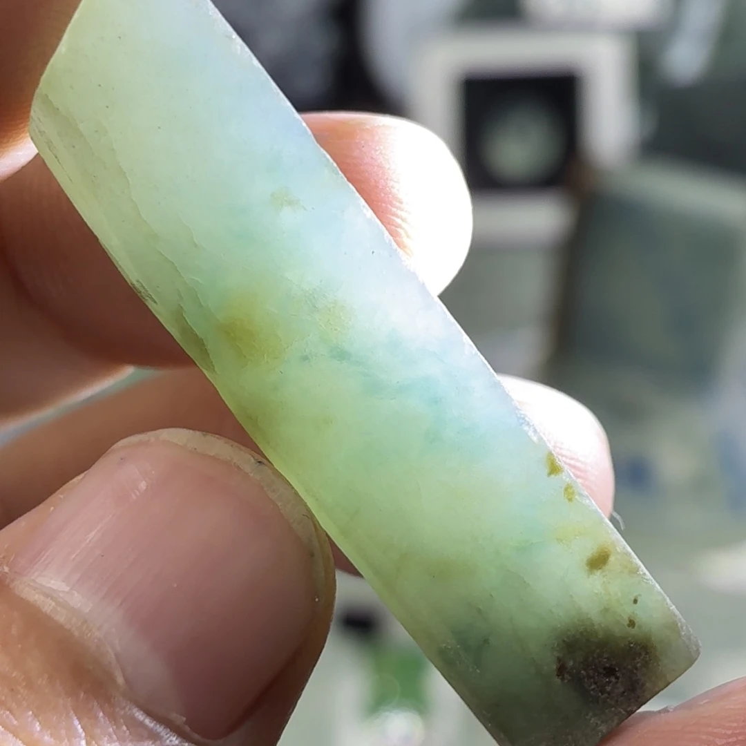 定制翡翠未镶嵌天然缅甸翡翠a货高糯化飘花包工豆子