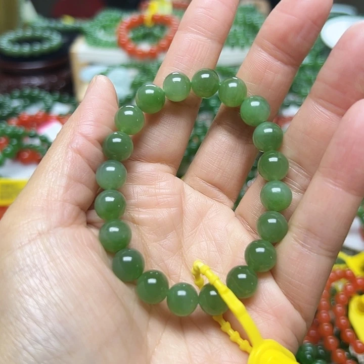 和田玉（碧玉）未镶嵌手链