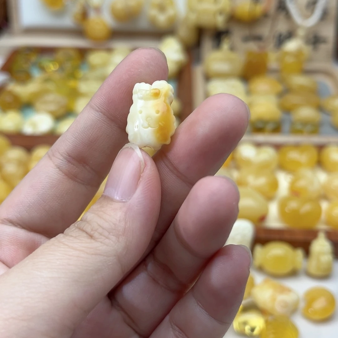 未镶嵌蜜蜡裸石配饰
