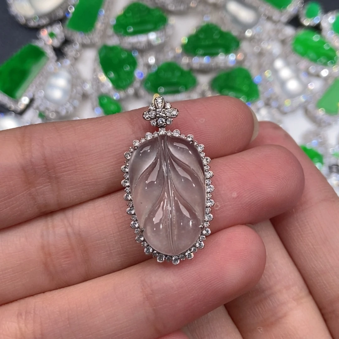 翡翠18K金镶嵌颈饰天然缅甸A货翡翠