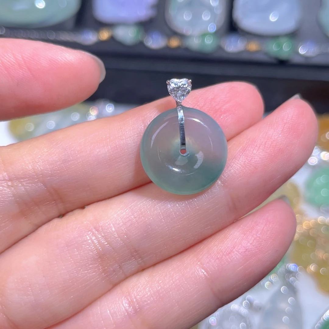 颈饰18K金镶嵌翡翠翡翠
