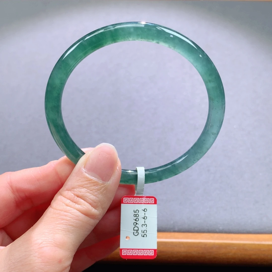 翡翠手镯未镶嵌天然翡翠手镯叮当镯