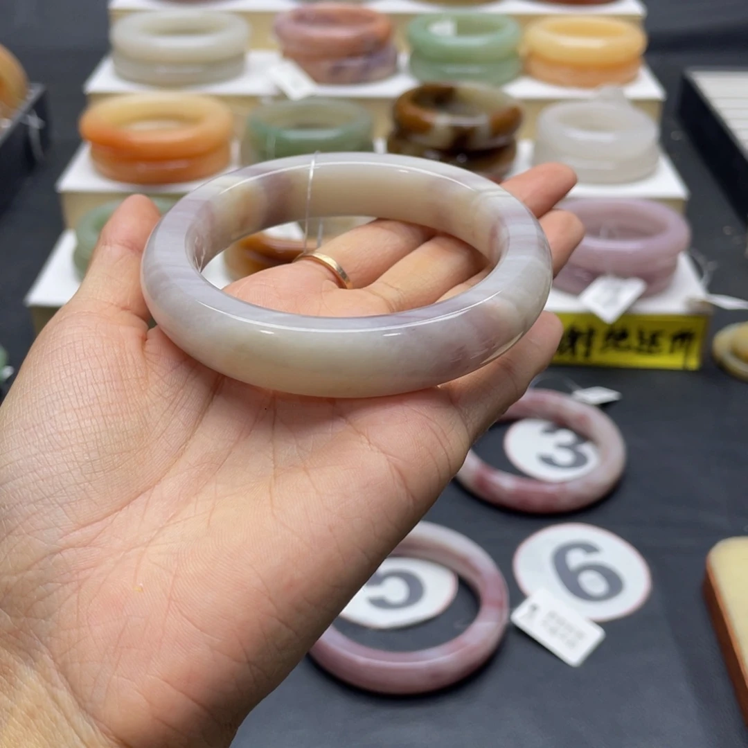 未镶嵌手镯石英岩玉哇*