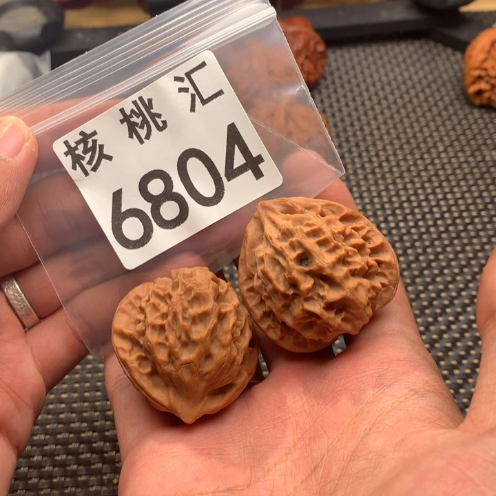 文玩核桃吊坠龙鳞和