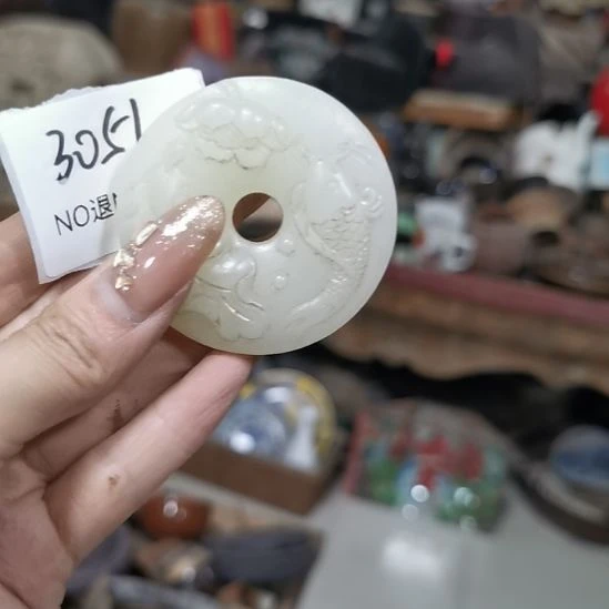 莫***、老挝石3051号工艺品