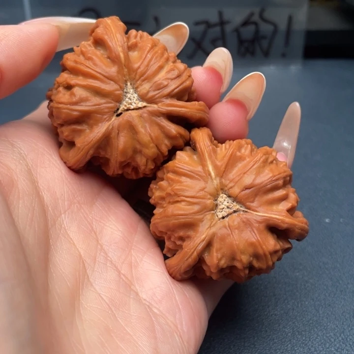 彬***3文玩核桃吊坠白狮子