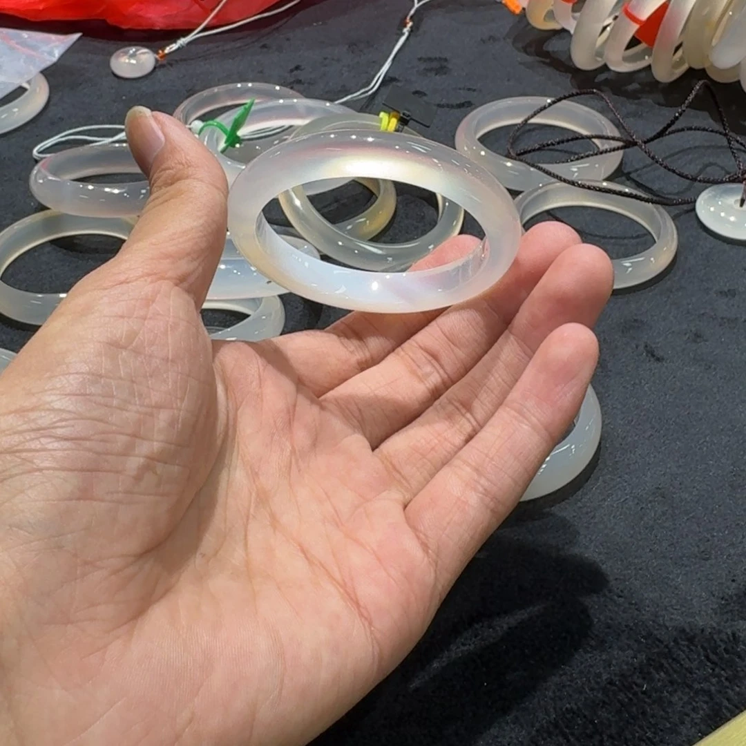 玛瑙/玉髓手镯未镶嵌狂***?03