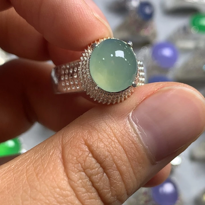 翡翠未镶嵌戒指铜托，卖裸石，需要二次镶嵌