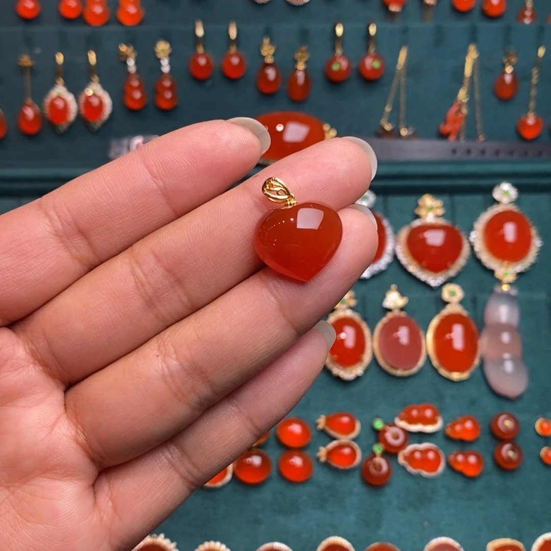 南红玛瑙18k吊坠18K金镶嵌