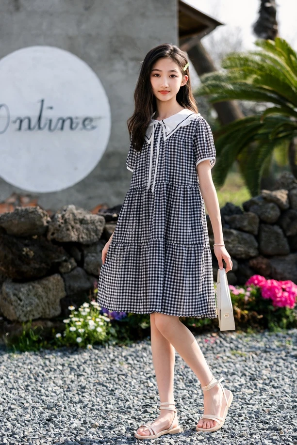 夏装童裙中大童小女孩吊带型女亲子连衣裙公主裙格子夏季