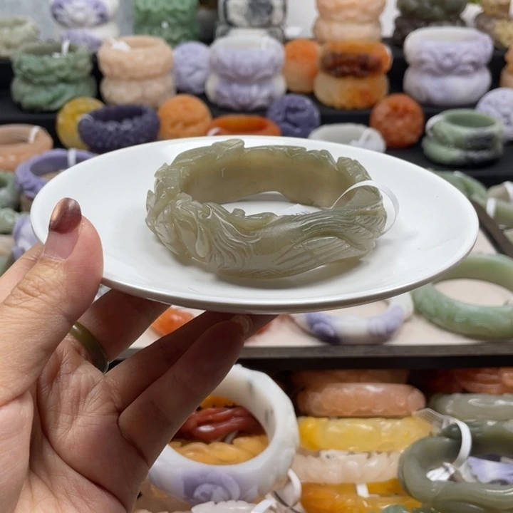 石英质玉未镶嵌手镯