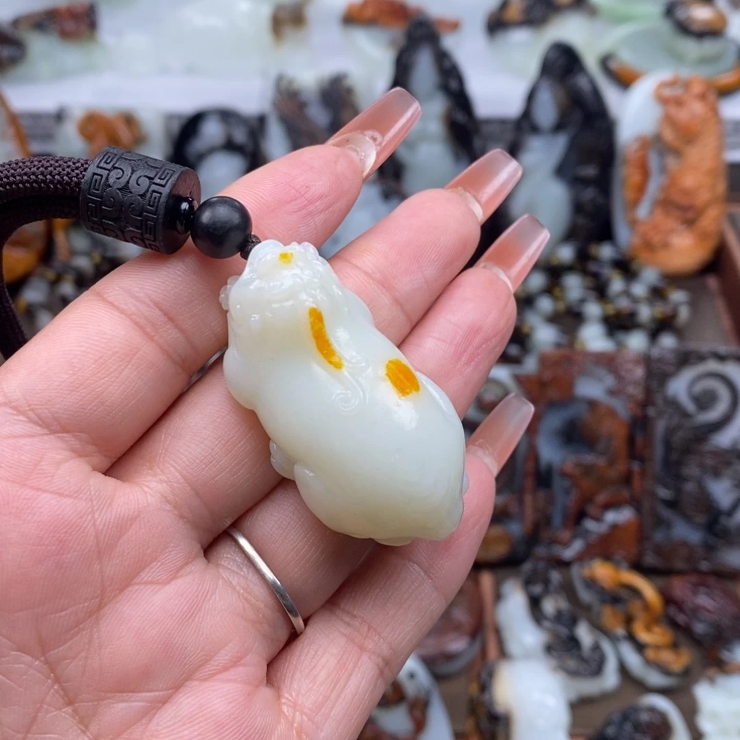 颈饰未镶嵌和田玉