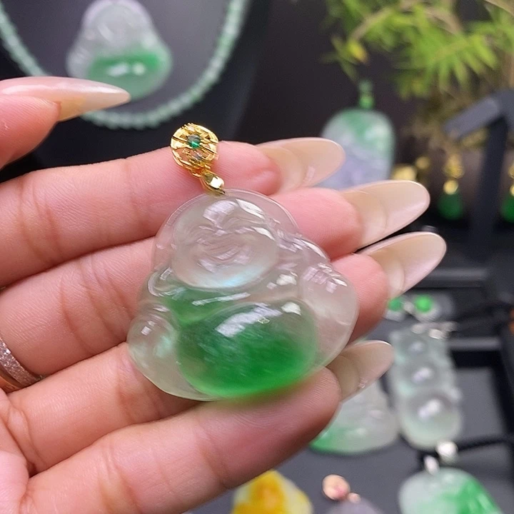 翡翠未镶嵌吊坠(赠链)