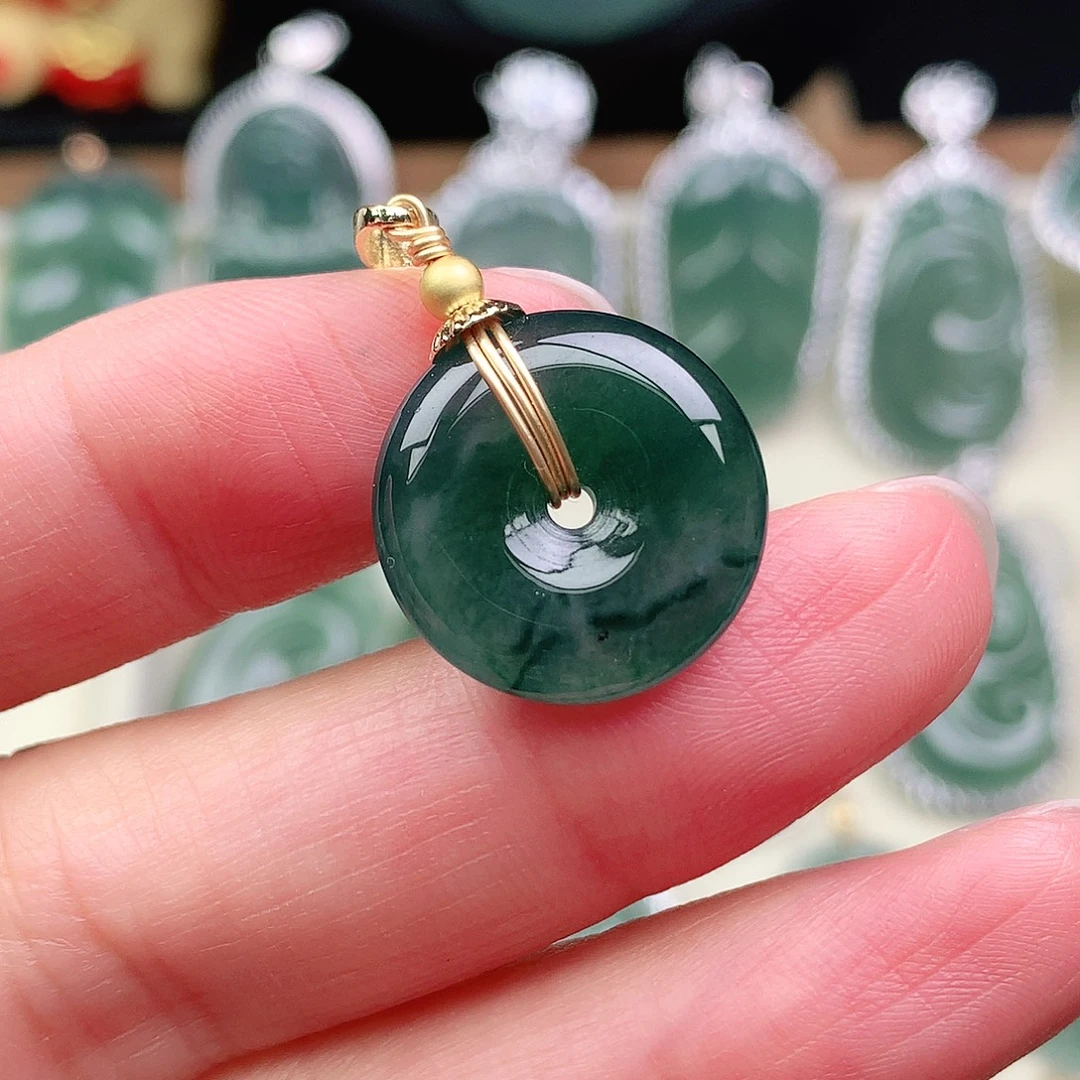 翡翠未镶嵌颈饰吊坠