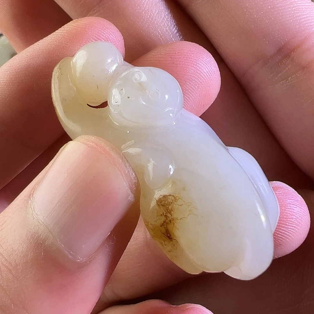 萬***行和田玉未镶嵌颈饰