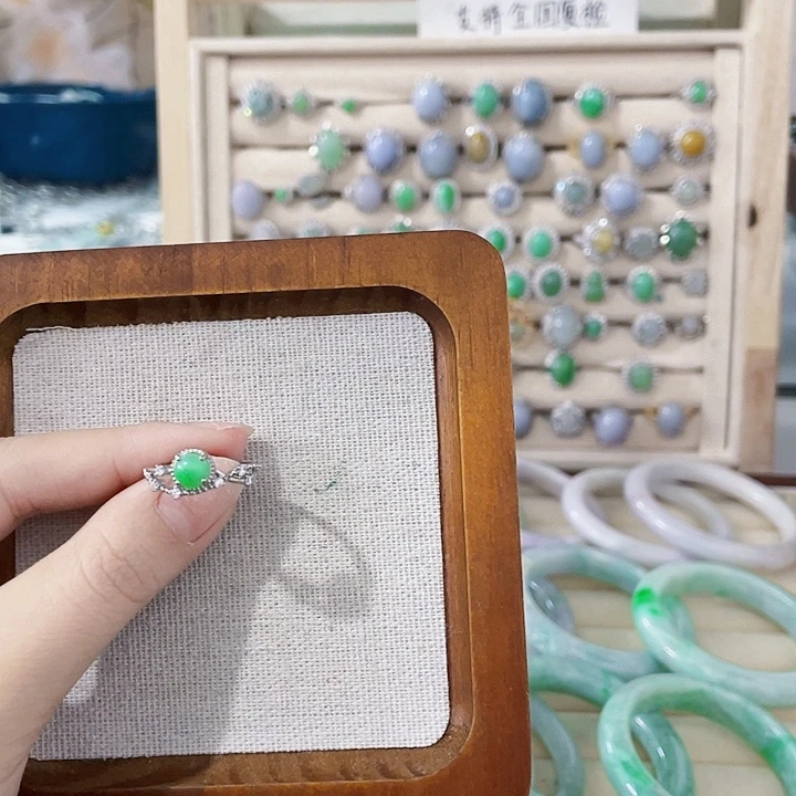 翡翠未镶嵌颈饰天然翡翠Ａ货