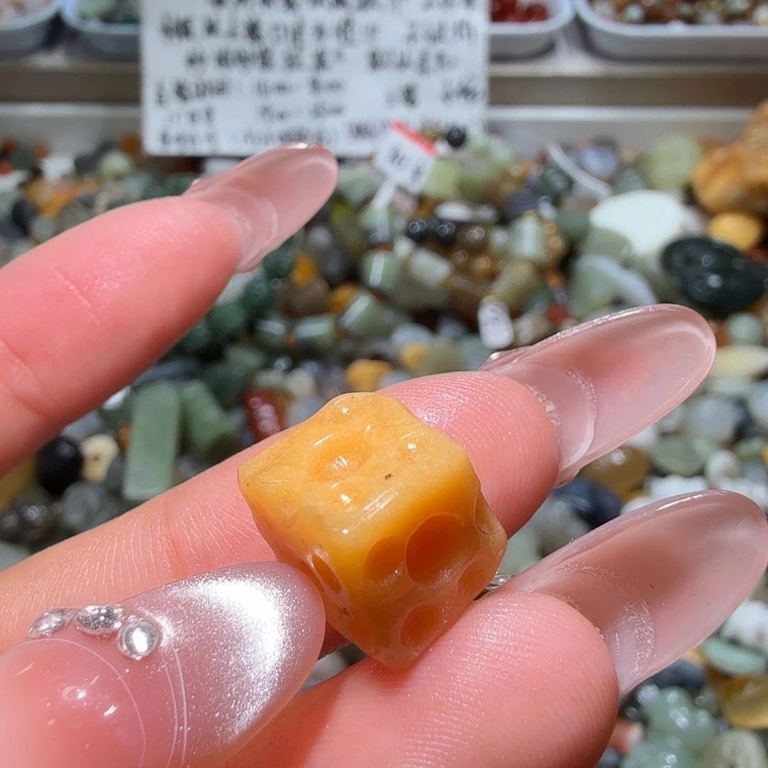 和田玉未镶嵌珠宝奇石