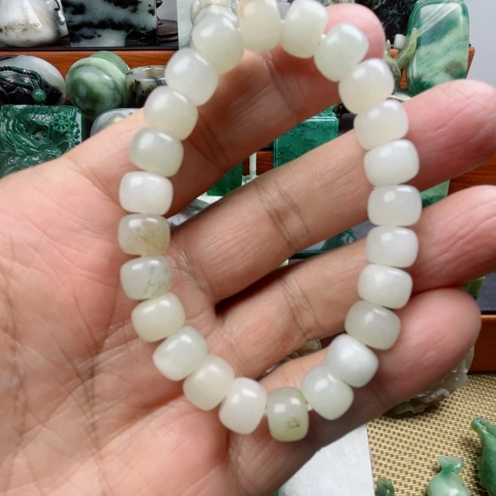 独山玉未镶嵌珠宝半成品