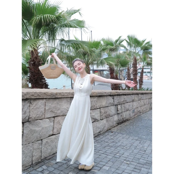 【悸动的时光】26063 春季新款纯色无袖设计感背后连衣裙显瘦气质