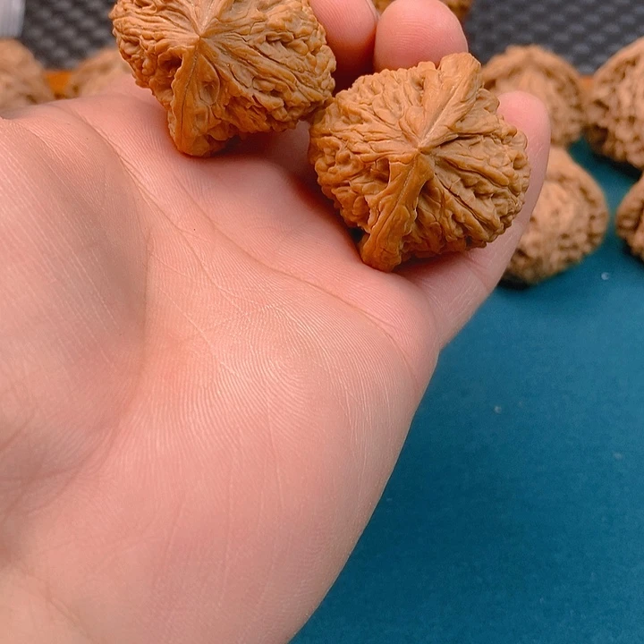 猴头核桃吊坠晚***丶南疆石狮子头
