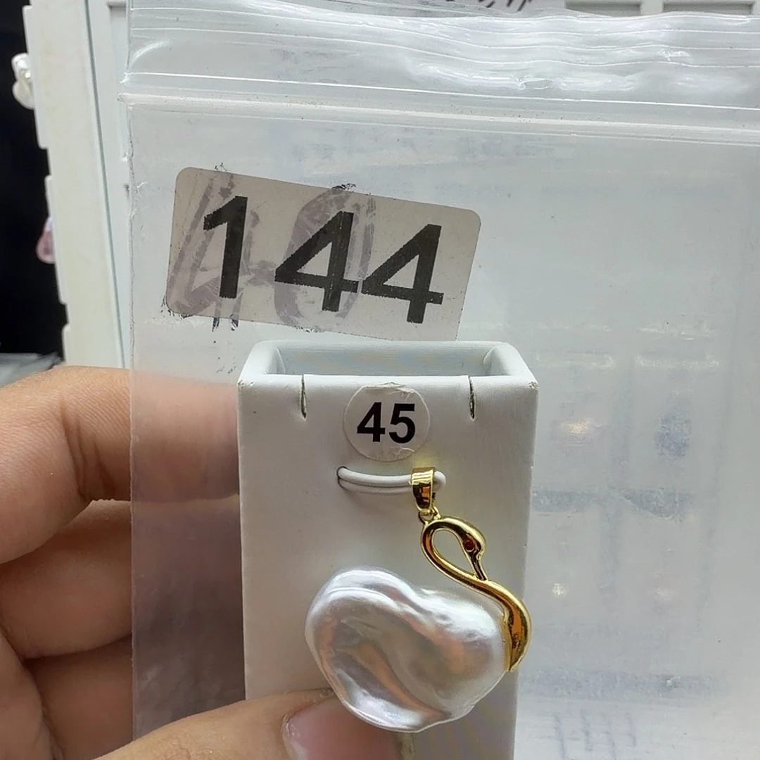 淡水珍珠合金颈饰